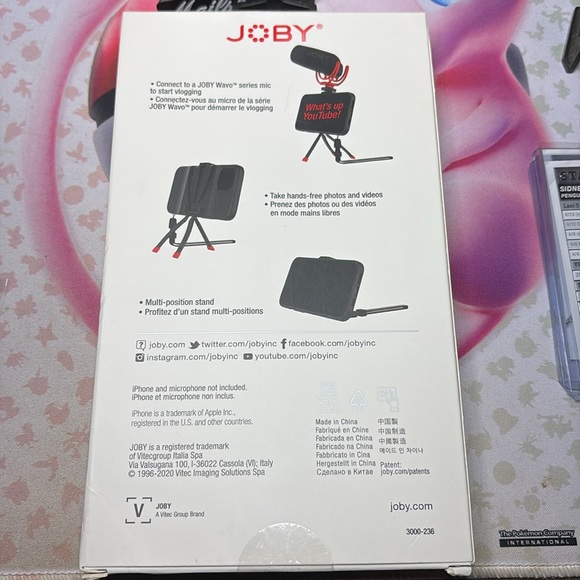 Joby standpoint vlogging phone case with build in tripod for iPhone 12 Pro Max - Picture 2 of 2